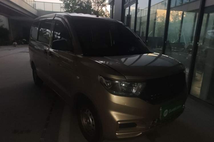 Used Wuling Hongguang V 2022 1.5L Jingqu Version Hydraulic Power Steering LAR Front Right 45 Deg