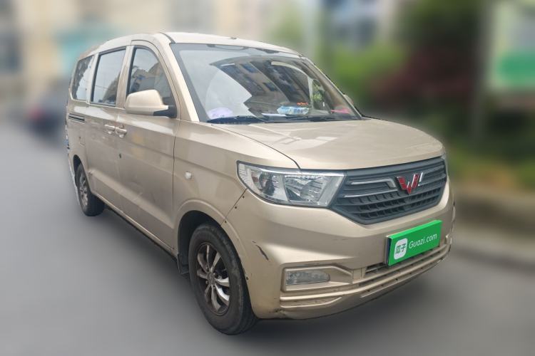 Used Wuling Hongguang V 2022 1.5L Jingqu Edition Electric-Assist LAR Front Right 45 Deg