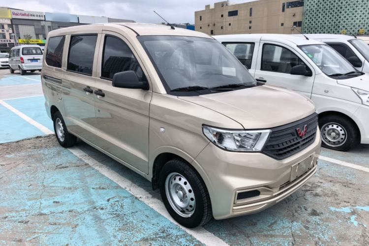 Used Wuling Hongguang V 2022 1.5L Jingqu Edition Electric-Assist LAR Front Right 45 Deg