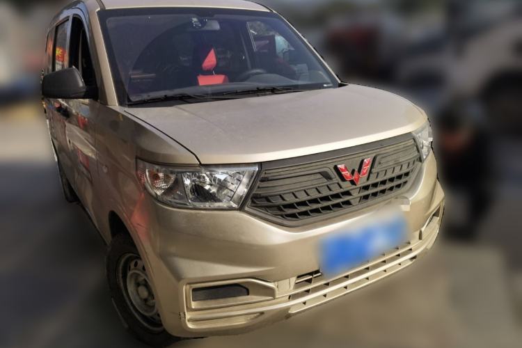 Used Wuling Hongguang V 2022 1.5L Jingqu Edition Electric-Assist LAR Front Right 45 Deg
