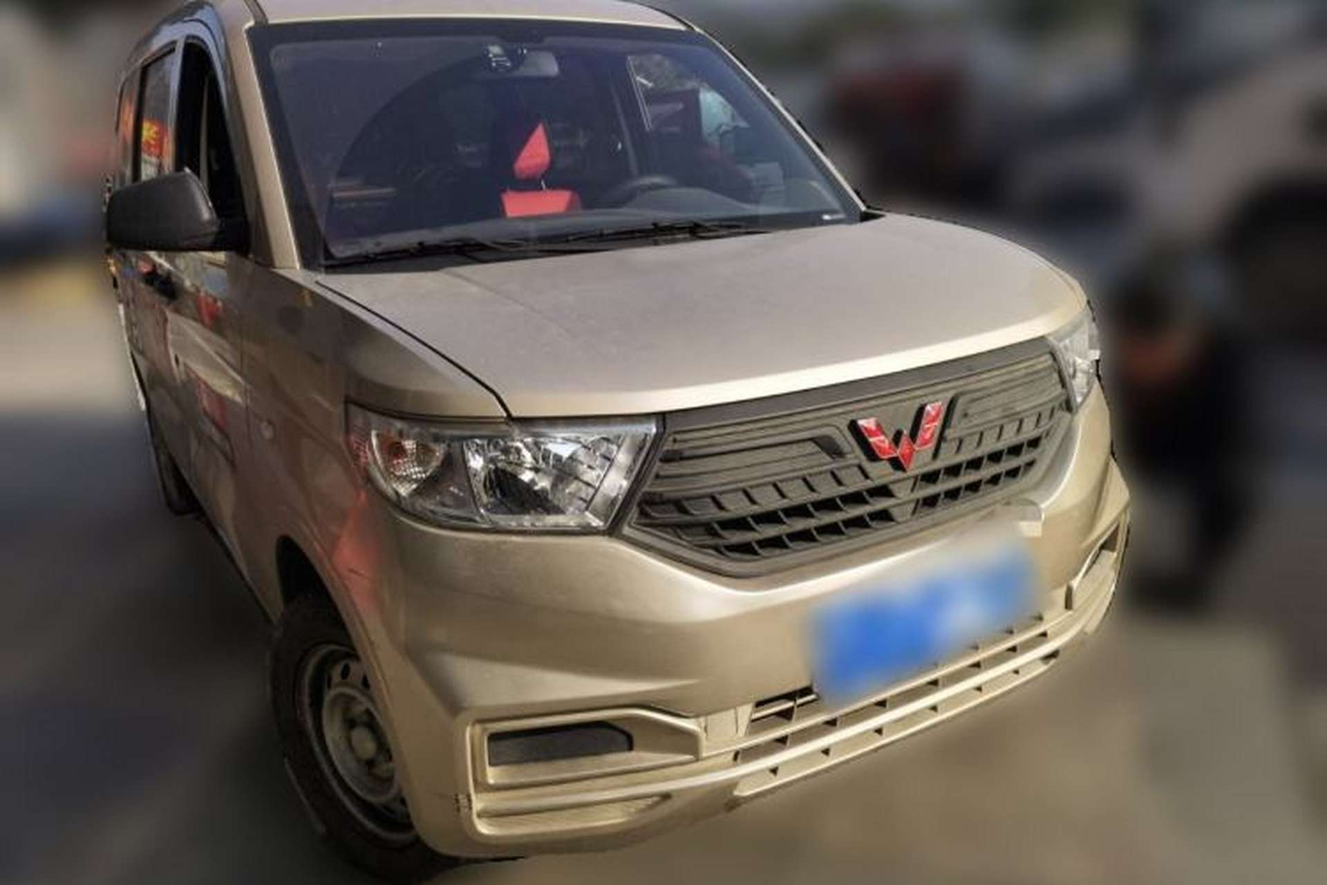 Used Wuling Hongguang V 2022 1.5L Jingqu Edition Electric-Assist LAR Front Right 45 Deg