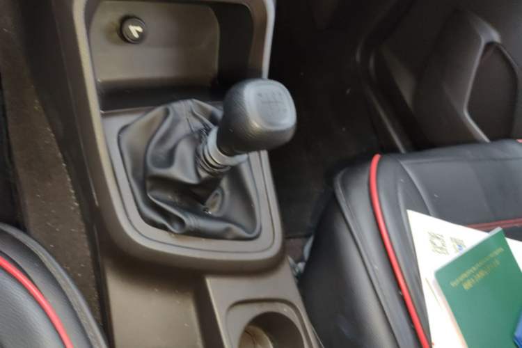 Used Wuling Hongguang V 2022 1.5L Jingqu Edition Electric-Assist LAR Gear Lever