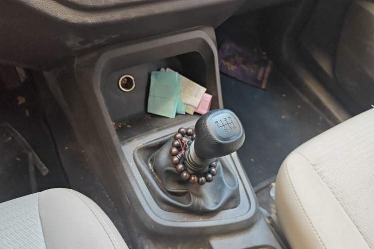 Used Wuling Hongguang V 2022 1.5L Jingqu Version Hydraulic Power Steering LAR Gear Lever