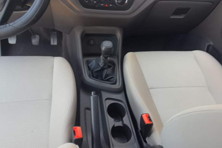 Used Wuling Hongguang V 2022 1.5L Jingqu Edition Electric-Assist LAR Gear Lever