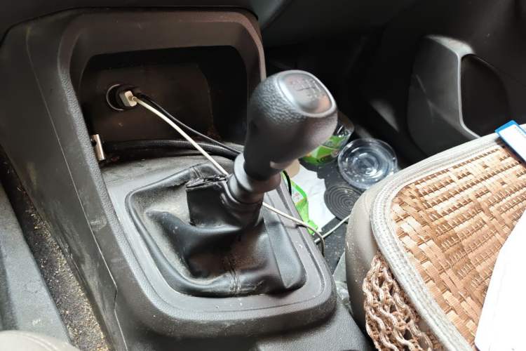 Used Wuling Hongguang V 2022 1.5L Jingqu Edition Electric-Assist LAR Gear Lever