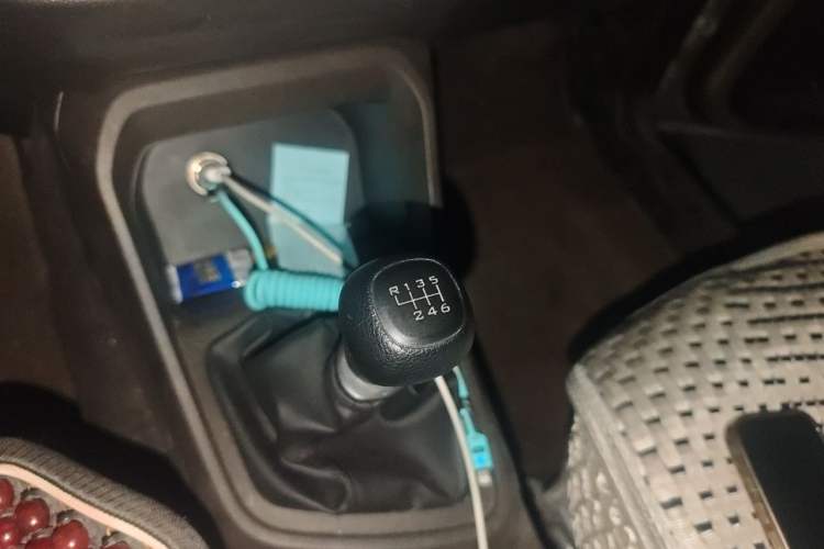 Used Wuling Hongguang V 2022 1.5L Jingqu Version Hydraulic Power Steering LAR Gear Lever