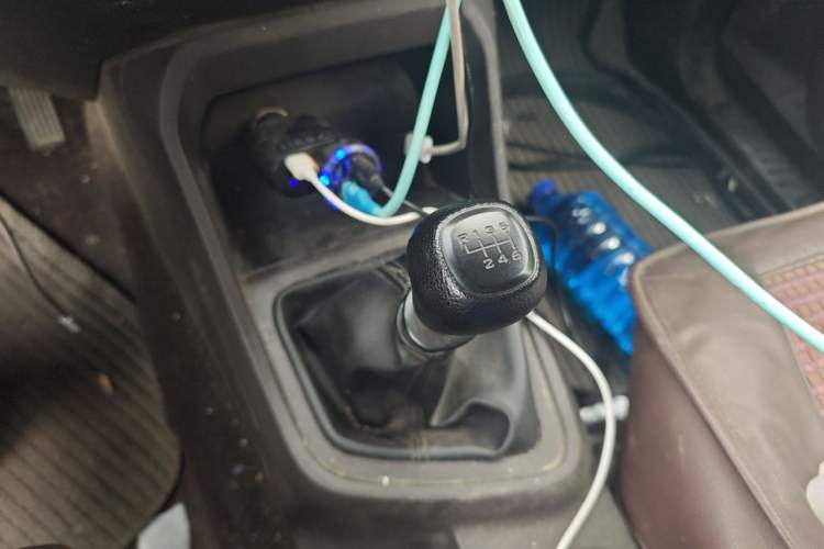 Used Wuling Hongguang V 2022 1.5L Enjoy Edition Hydraulic Power Steering LAR Gear Lever
