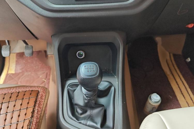 Used Wuling Hongguang V 2022 1.5L Jingqu Edition Enclosed-Window Vehicle with Electric Power Steering LAR Gear Lever
