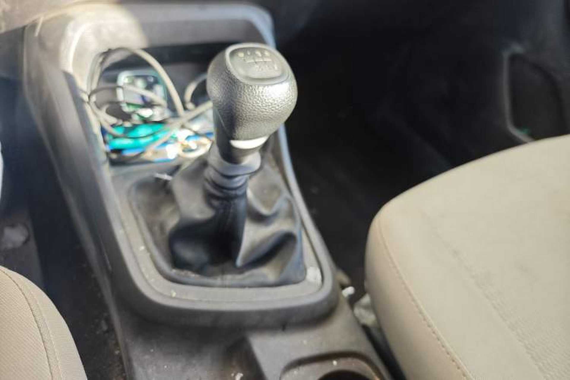 Used Wuling Hongguang V 2022 1.5L Jingqu Version Hydraulic Power Steering LAR Gear Lever