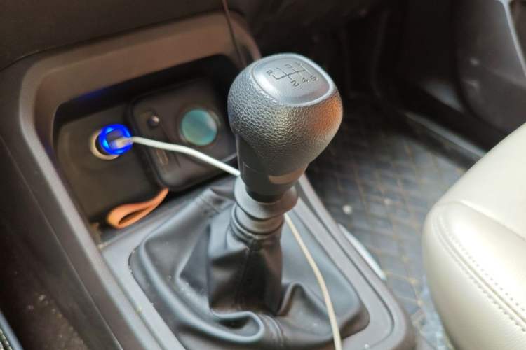 Used Wuling Hongguang V 2022 1.5L Enjoy Edition Hydraulic Power Steering LAR Gear Lever