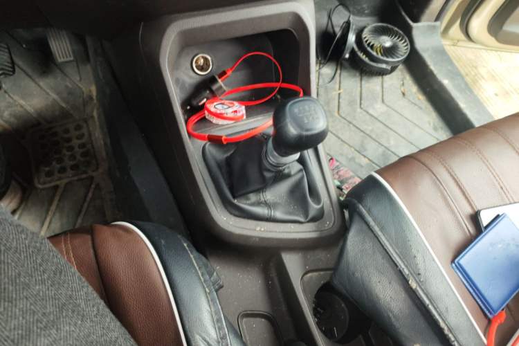 Used Wuling Hongguang V 2022 1.5L Jingqu Version Hydraulic Power Steering LAR Gear Lever