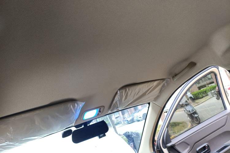 Used Wuling Hongguang V 2022 1.5L Jingqu Version Hydraulic Power Steering LAR Headliner
