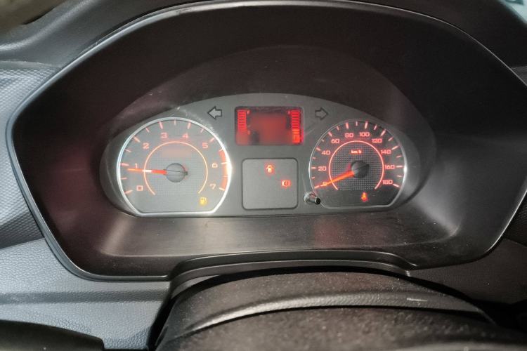Used Wuling Hongguang V 2022 1.5L Jingqu Edition Enclosed-Window Vehicle with Hydraulic Power Steering LAR Instrument Cluster