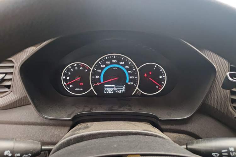 Used Wuling Hongguang V 2022 1.5L Jingqu Edition Electric-Assist LAR Instrument Cluster