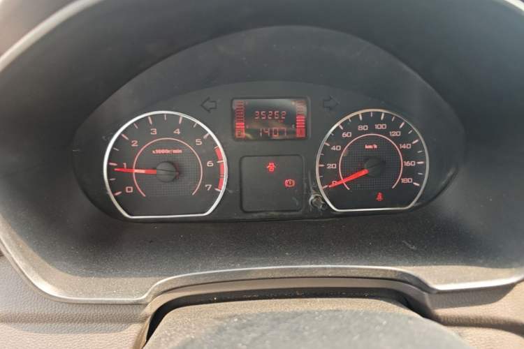 Used Wuling Hongguang V 2022 1.5L Jingqu Version Hydraulic Power Steering LAR Instrument Cluster