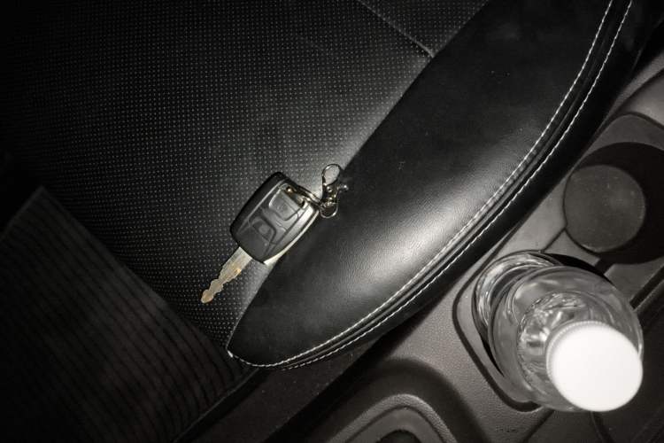 Used Wuling Hongguang V 2022 1.5L Jingqu Edition Enclosed-Window Vehicle with Hydraulic Power Steering LAR Interior 1