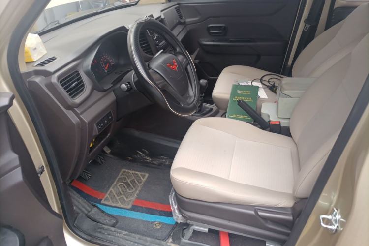 Used Wuling Hongguang V 2022 1.5L Jingqu Edition Electric-Assist LAR Interior 3