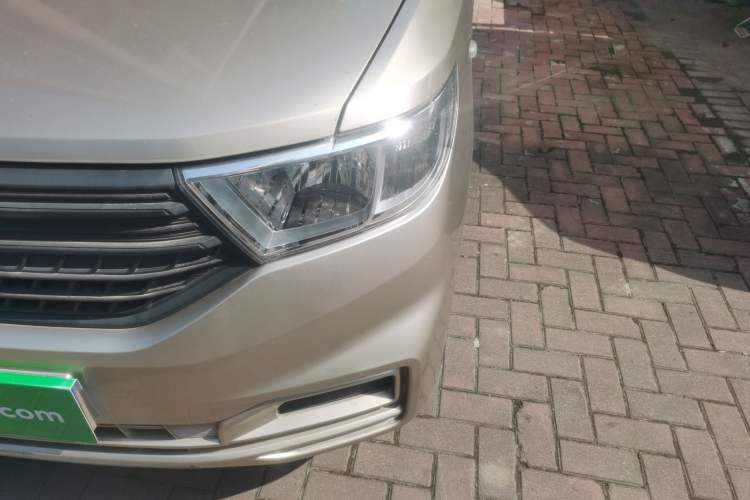 Used Wuling Hongguang V 2022 1.5L Jingqu Version Hydraulic Power Steering LAR Left Front Headlight
