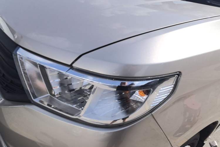 Used Wuling Hongguang V 2022 1.5L Jingqu Edition Electric-Assist LAR Left Front Headlight