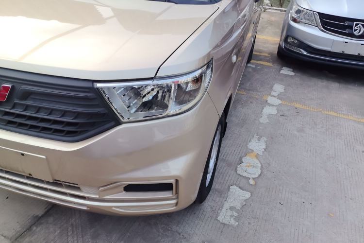 Used Wuling Hongguang V 2022 1.5L Jingqu Edition Electric-Assist LAR Left Front Headlight