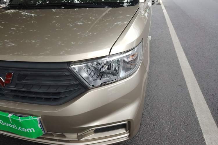 Used Wuling Hongguang V 2022 1.5L Jingqu Edition Electric-Assist LAR Left Front Headlight