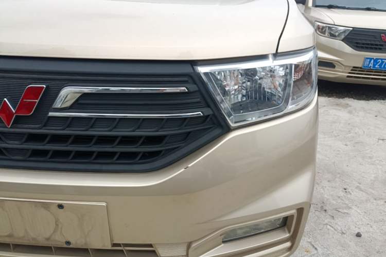 Used Wuling Hongguang V 2022 1.5L Enjoy Edition Electric-Powered LAR Left Front Headlight