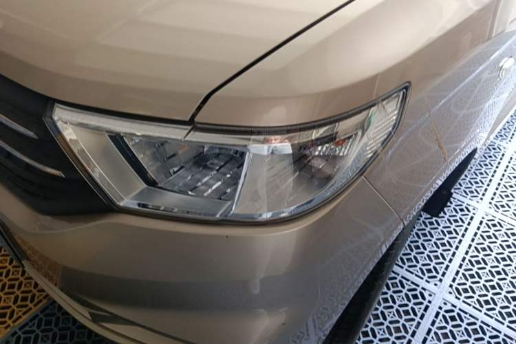 Used Wuling Hongguang V 2022 1.5L Enjoy Edition Hydraulic Power Steering LAR Left Front Headlight