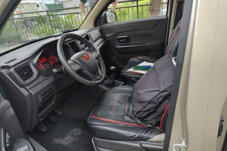 Used Wuling Hongguang V 2022 1.5L Jingqu Edition Electric-Assist LAR Left Front Seat