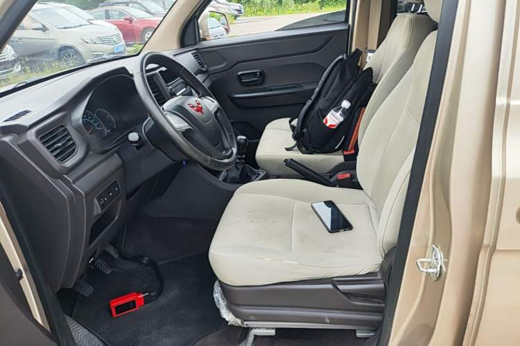 Used Wuling Hongguang V 2022 1.5L Enjoy Edition Hydraulic Power Steering LAR Left Front Seat