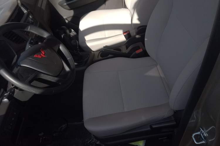 Used Wuling Hongguang V 2022 1.5L Jingqu Edition Electric-Assist LAR Left Front Seat