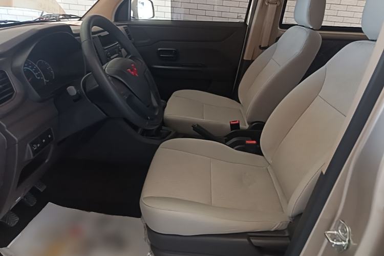 Used Wuling Hongguang V 2022 1.5L Enjoy Edition Hydraulic Power Steering LAR Left Front Seat