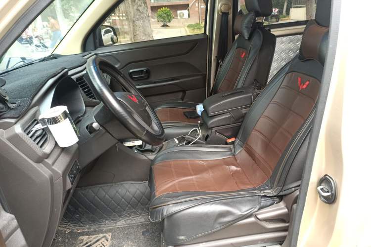 Used Wuling Hongguang V 2022 1.5L Jingqu Version Hydraulic Power Steering LAR Left Front Seat