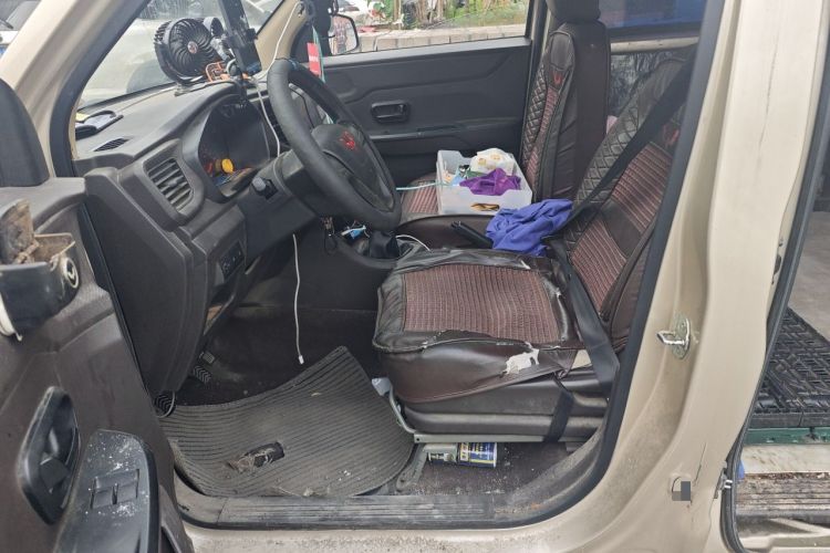 Used Wuling Hongguang V 2022 1.5L Enjoy Edition Hydraulic Power Steering LAR Left Front Seat