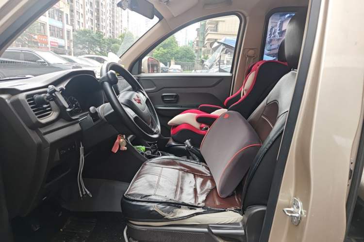 Used Wuling Hongguang V 2022 1.5L Enjoy Edition Hydraulic Power Steering LAR Left Front Seat