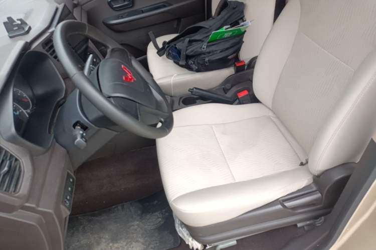 Used Wuling Hongguang V 2022 1.5L Enjoy Edition Electric-Powered LAR Left Front Seat