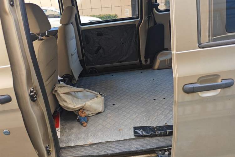 Used Wuling Hongguang V 2022 1.5L Jingqu Version Hydraulic Power Steering LAR Left Rear Seat