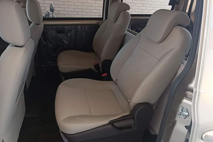 Used Wuling Hongguang V 2022 1.5L Enjoy Edition Hydraulic Power Steering LAR Left Rear Seat
