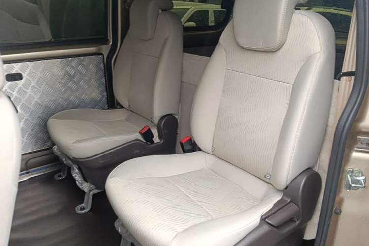 Used Wuling Hongguang V 2022 1.5L Enjoy Edition Hydraulic Power Steering LAR Left Rear Seat