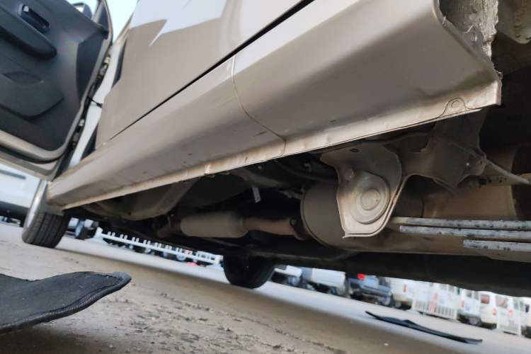 Used Wuling Hongguang V 2022 1.5L Jingqu Edition Electric-Assist LAR Left Side Sill