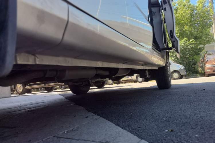 Used Wuling Hongguang V 2022 1.5L Jingqu Edition Electric-Assist LAR Left Side Sill