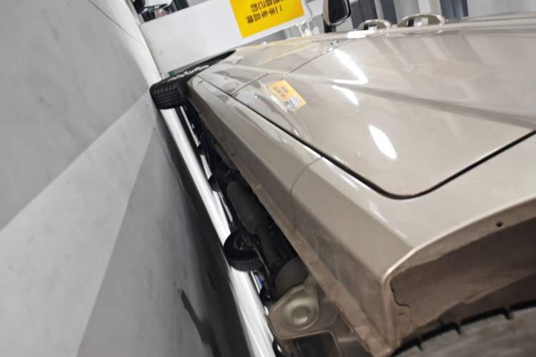 Used Wuling Hongguang V 2022 1.5L Enjoy Edition Electric-Powered LAR Left Side Sill