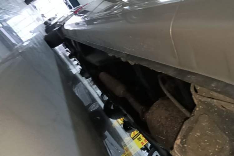 Used Wuling Hongguang V 2022 1.5L Enjoy Edition Electric-Powered LAR Left Side Sill