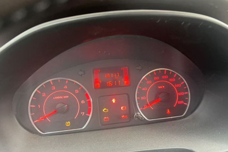 Used Wuling Hongguang V 2022 1.5L Jingqu Version Hydraulic Power Steering LAR Odometer Close Up