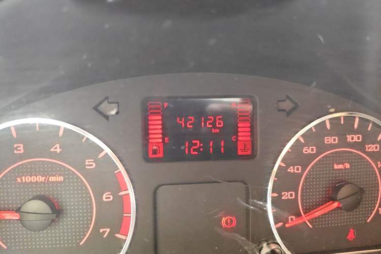 Used Wuling Hongguang V 2022 1.5L Jingqu Edition Electric-Assist LAR Odometer Close Up