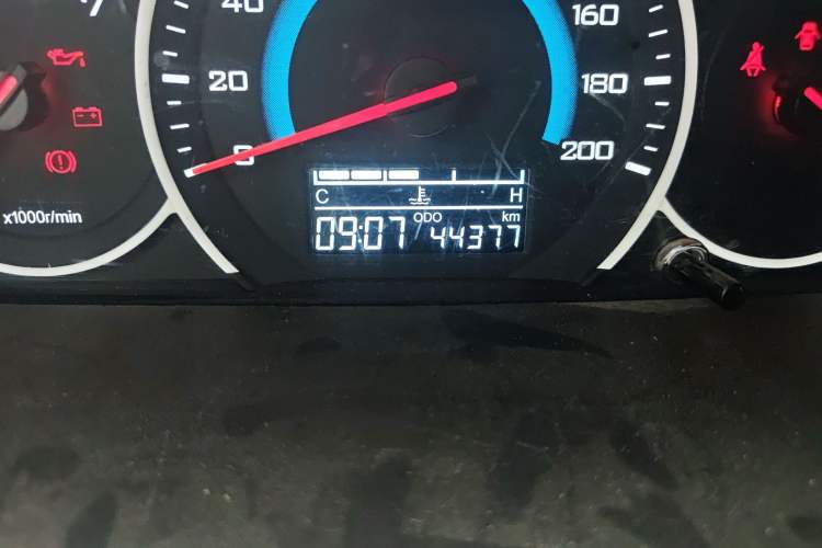 Used Wuling Hongguang V 2022 1.5L Jingqu Edition Electric-Assist LAR Odometer Close Up