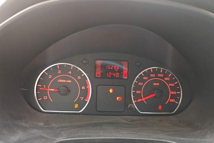 Used Wuling Hongguang V 2022 1.5L Jingqu Version Hydraulic Power Steering LAR Odometer Close Up