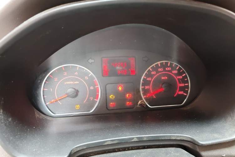 Used Wuling Hongguang V 2022 1.5L Jingqu Edition Electric-Assist LAR Odometer Close Up
