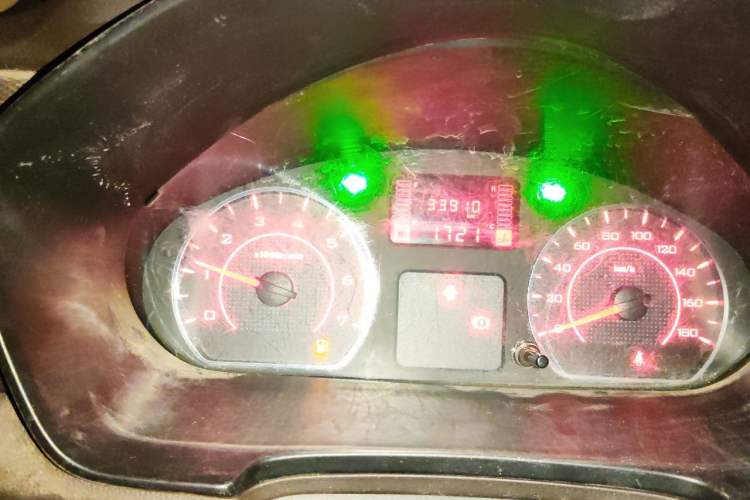 Used Wuling Hongguang V 2022 1.5L Enjoy Edition Hydraulic Power Steering LAR Odometer Close Up