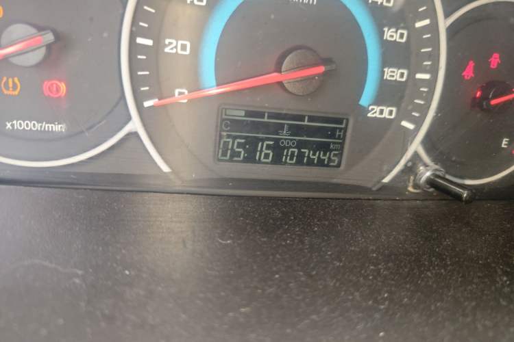Used Wuling Hongguang V 2022 1.5L Jingqu Edition Electric-Assist LAR Odometer Close Up
