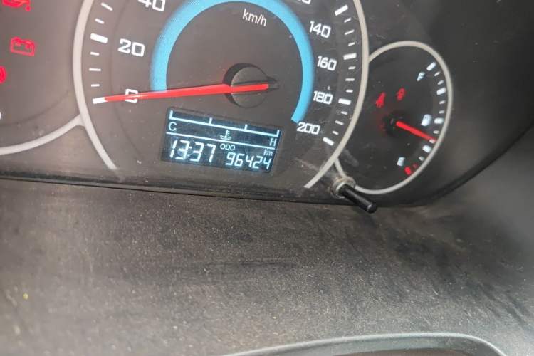 Used Wuling Hongguang V 2022 1.5L Enjoy Edition Hydraulic Power Steering LAR Odometer Close Up